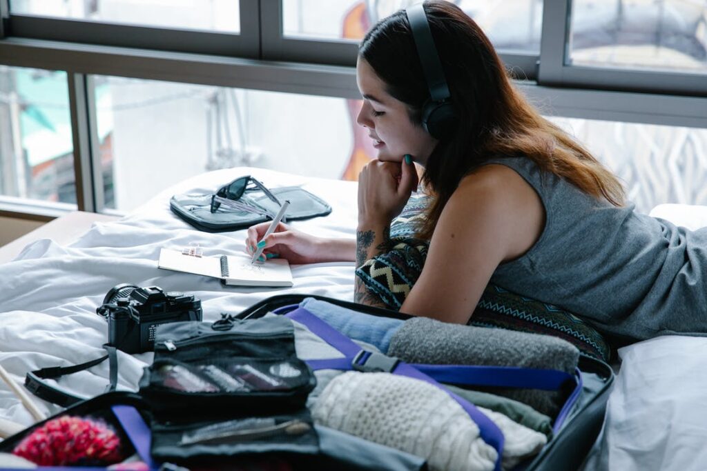 girl on laptop